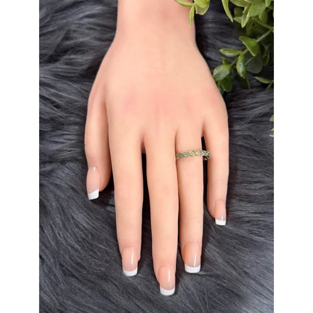 Lovely Silver‎ 925 Eternity Peridot Ring